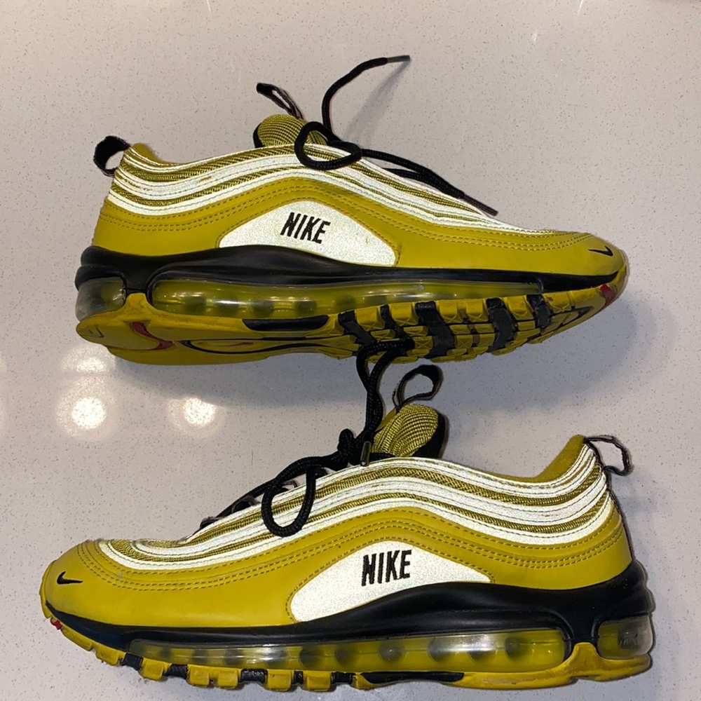 Nike shoes